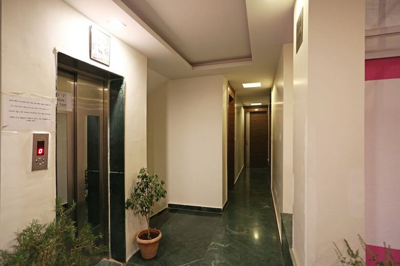 Oyo 10733 Hotel Kingdom Of Sai