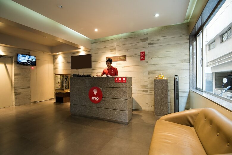 Oyo 9989 Hotel Classic Executive