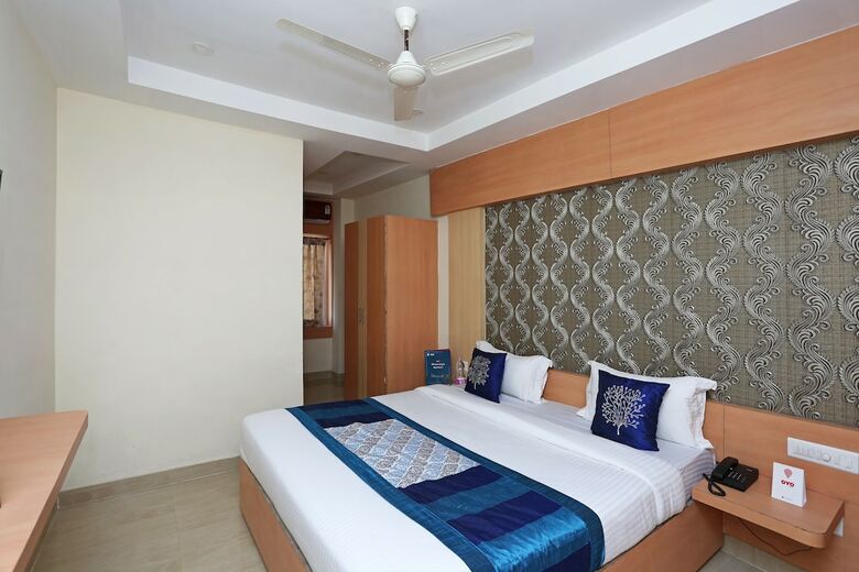 Oyo 9048 Hotel Lucifer