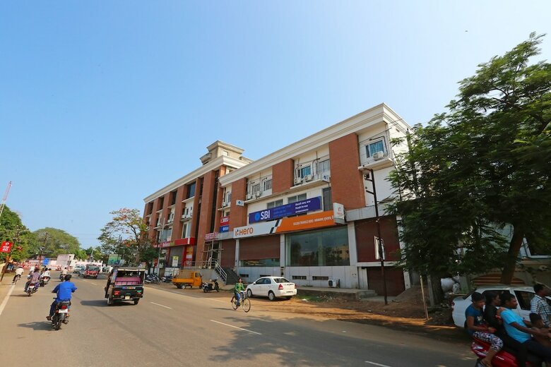 Oyo 9048 Hotel Lucifer