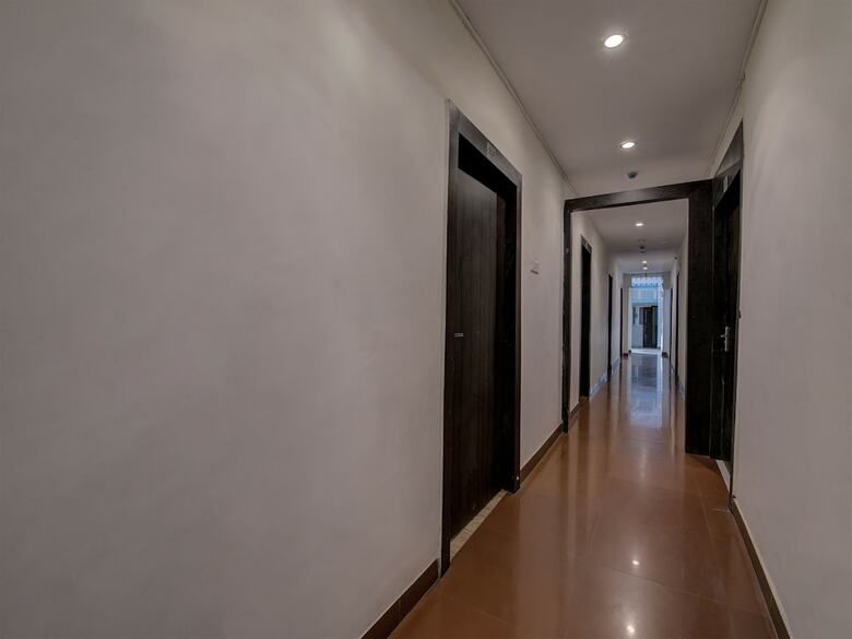 Oyo 8976 Hotel Park Street 2