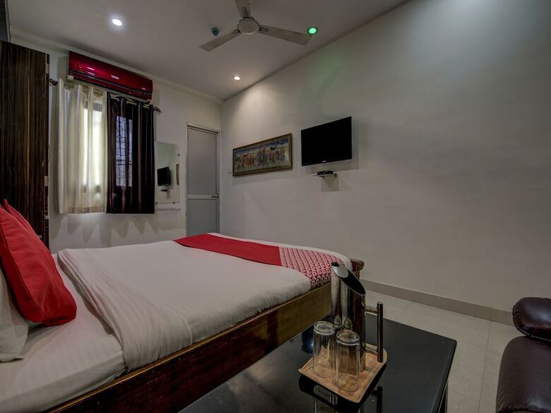 Oyo 8976 Hotel Park Street 2