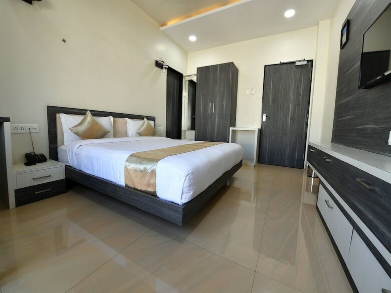 Oyo 4155 Hotel The Sudesh