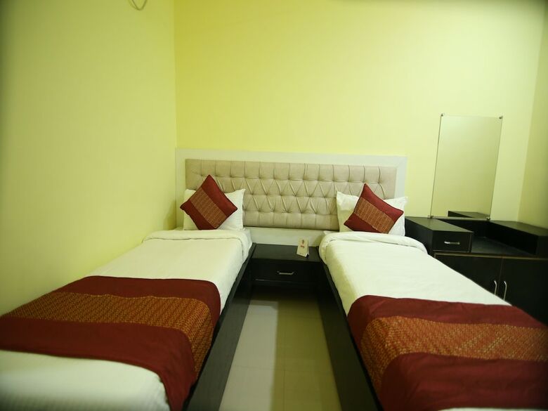 Oyo 4154 Hotel Pearl