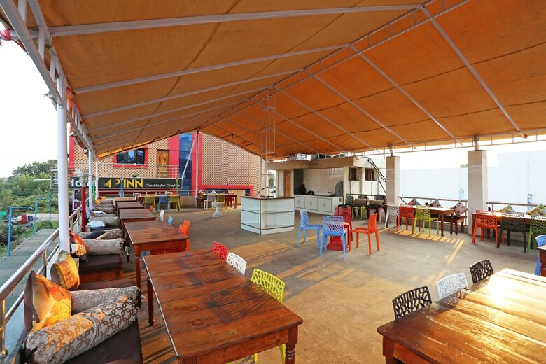 Oyo 9856 Hotel Mp Inn
