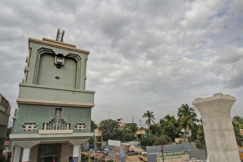 Oyo 8169 Hotel Salem Castle