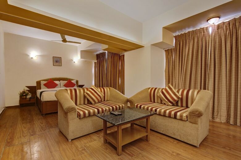 Oyo 8169 Hotel Salem Castle