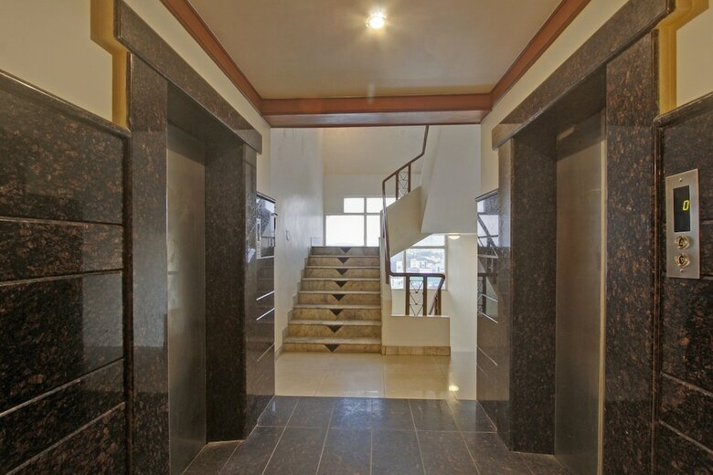 Oyo 8169 Hotel Salem Castle