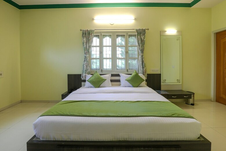Hotel Oyo 10031 Wind Chimes Boutique Guest House