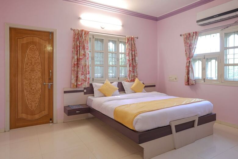 Hotel Oyo 10031 Wind Chimes Boutique Guest House