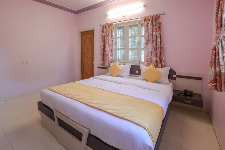 Hotel Oyo 10031 Wind Chimes Boutique Guest House