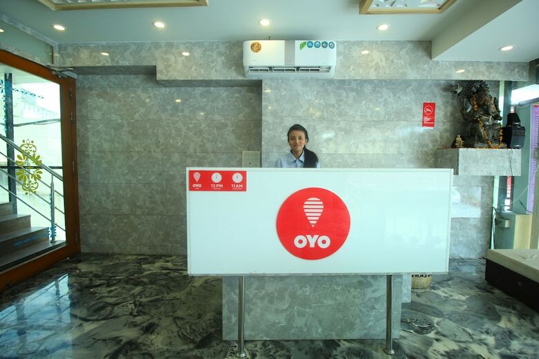 Oyo 1635 Hotel Dash Continental