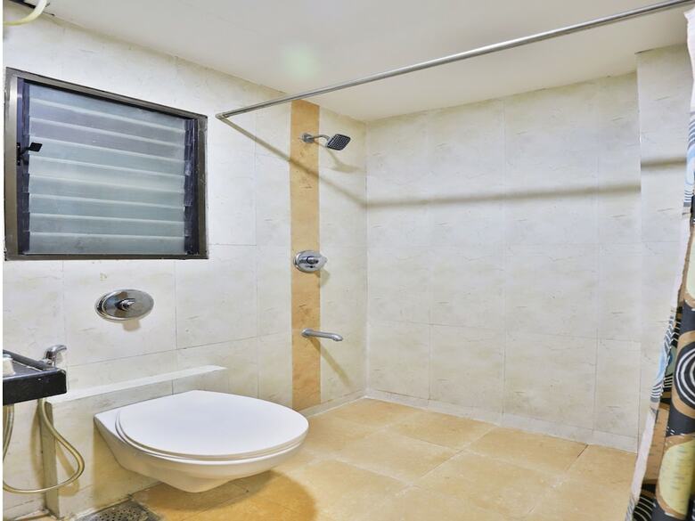 Oyo 1635 Hotel Dash Continental