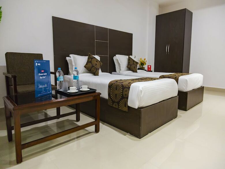 Oyo 7884 Hotel Thyag Inn