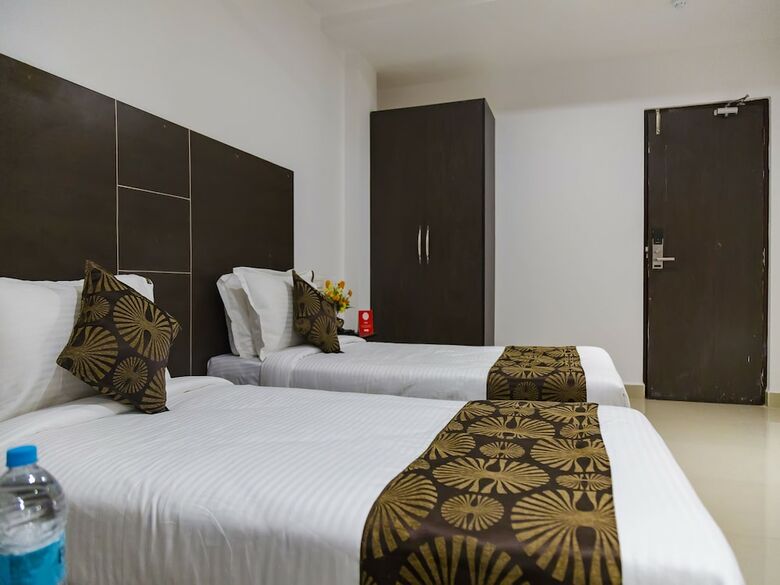 Oyo 7884 Hotel Thyag Inn