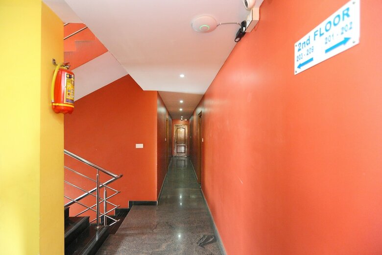Oyo 6637 Hotel Bvn Grand