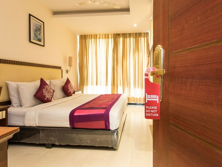 Oyo 10215 Hotel Nandi