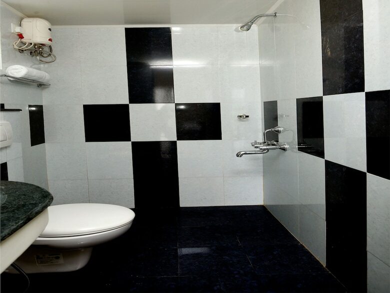 Oyo 10051 Hotel Tyche Stays