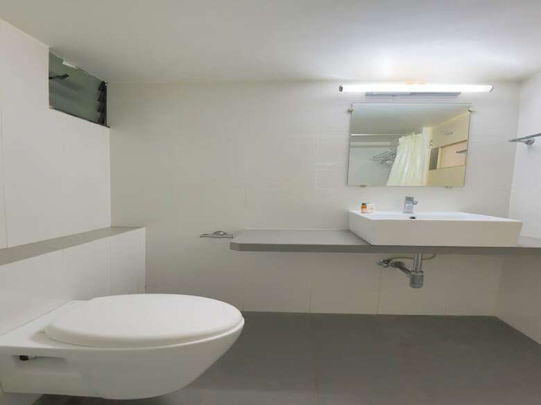 Oyo 9351 Hotel Rvg