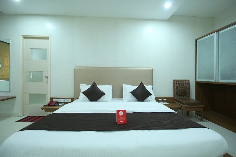 Oyo 9351 Hotel Rvg