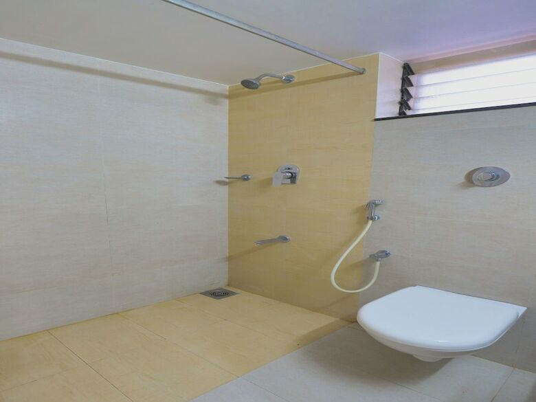 Oyo 9351 Hotel Rvg