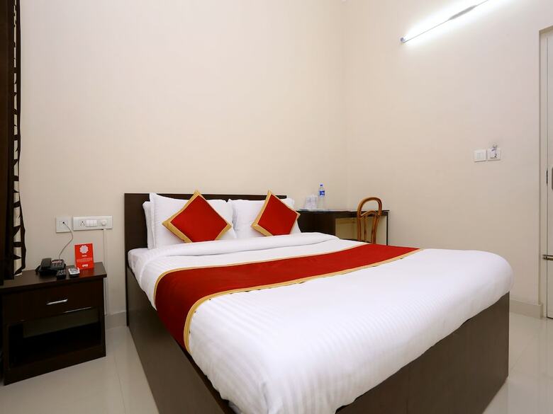 Hotel Oyo 9118 Saravana Inn