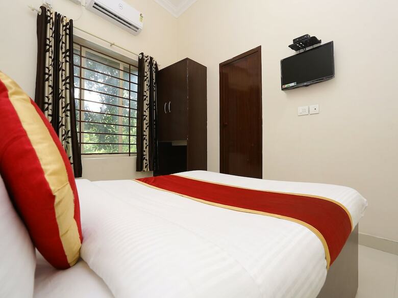 Hotel Oyo 9118 Saravana Inn