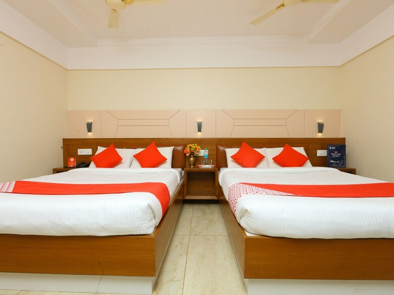 Hotel Oyo 10700 Padmavathi
