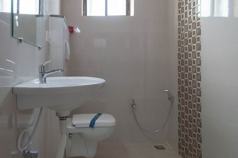 Oyo 5130 Hotel Raks