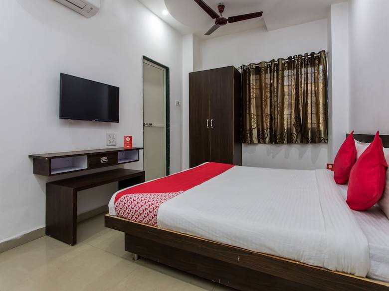 Oyo 9969 Hotel Kshipra Dham