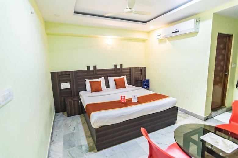 Hotel Oyo 7317 Sree Darshini