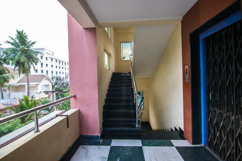 Hotel Oyo 7317 Sree Darshini