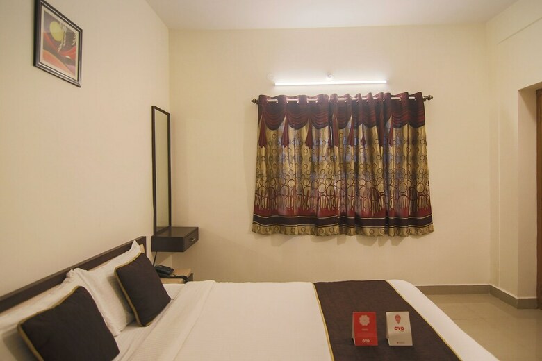 Hotel Oyo 10043 Srk Guesthouse