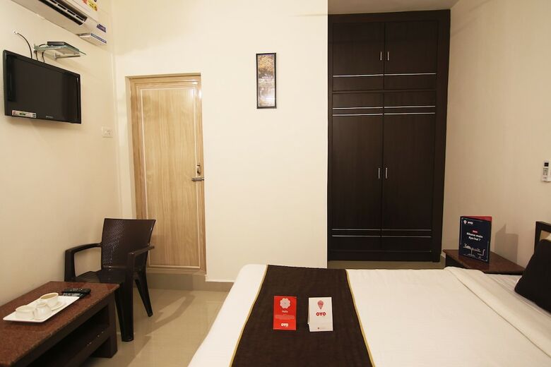 Hotel Oyo 10043 Srk Guesthouse