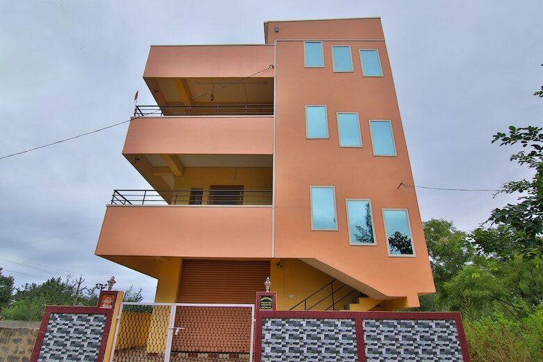 Hotel Oyo 10043 Srk Guesthouse