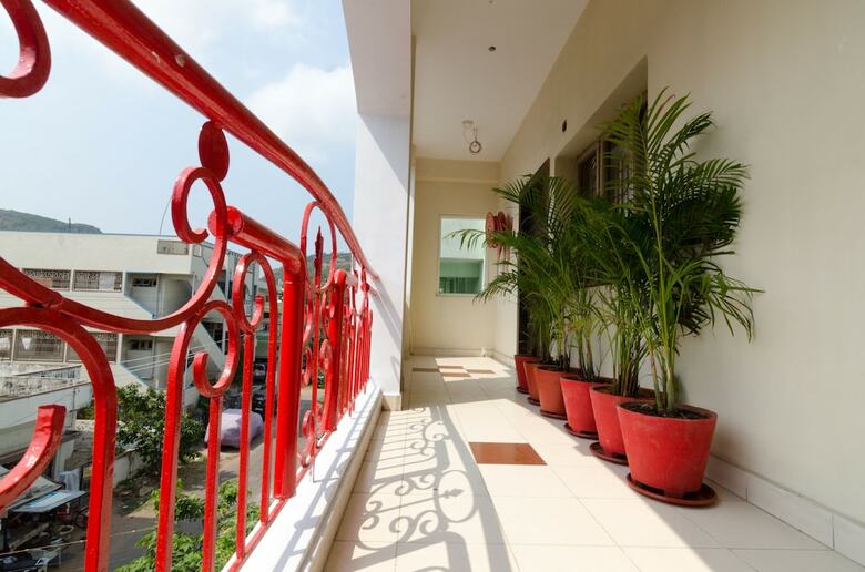 Hotel Oyo 8671 Sri Krishna Residency
