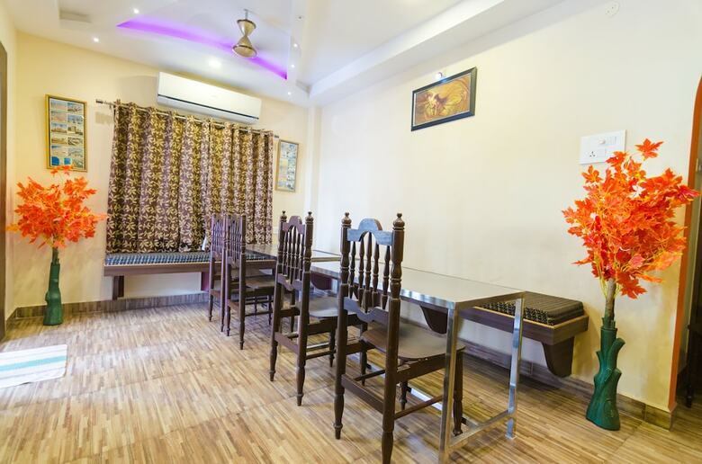 Hotel Oyo 8671 Sri Krishna Residency