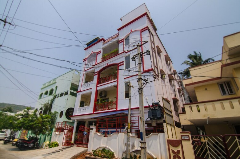 Hotel Oyo 8671 Sri Krishna Residency