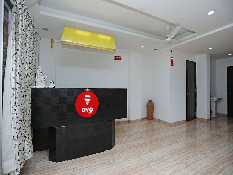 Oyo 8996 Hotel Pioneer