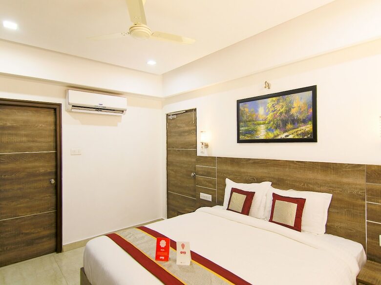 Oyo 9647 Hotel Mvv Bhavan