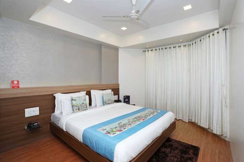 Oyo 10672 Hotel Riviera