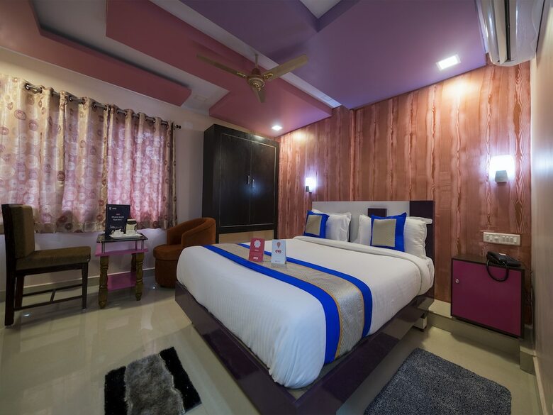 Oyo 9930 Hotel Avs Residency
