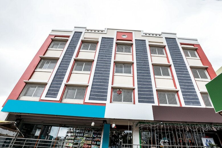 Oyo 9930 Hotel Avs Residency