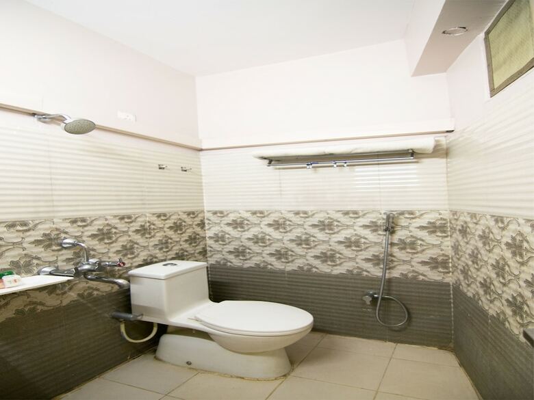 Oyo 6646 Hotel Tanvi Grand