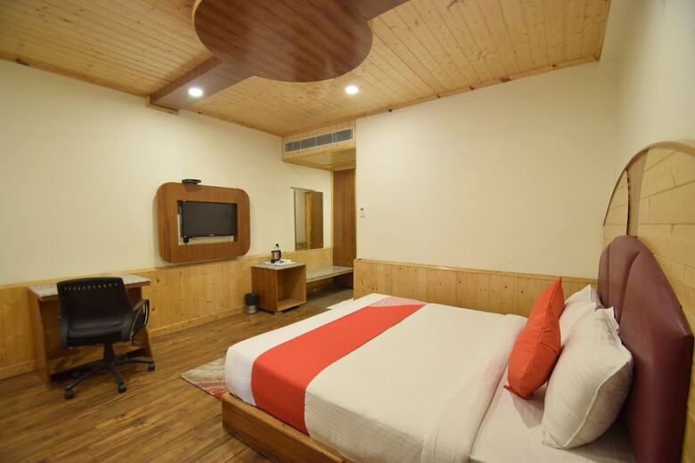 Hotel Oyo 11618 Sarthak Regency