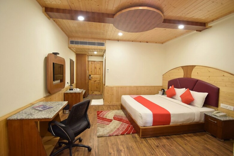 Hotel Oyo 11618 Sarthak Regency