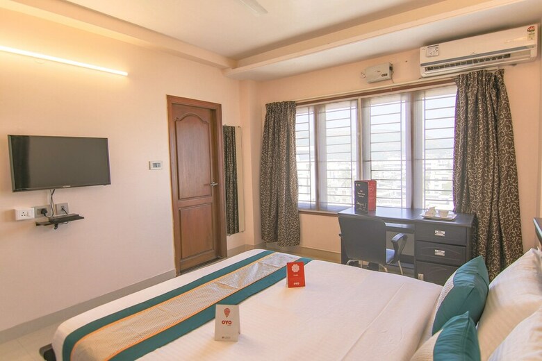 Hotel Oyo 10058 Cpr Residency