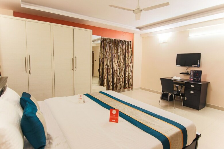 Hotel Oyo 10058 Cpr Residency