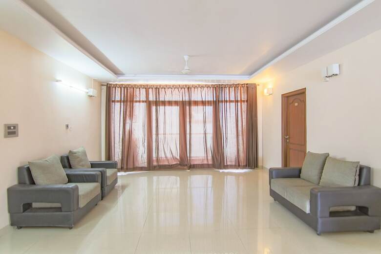 Hotel Oyo 10058 Cpr Residency
