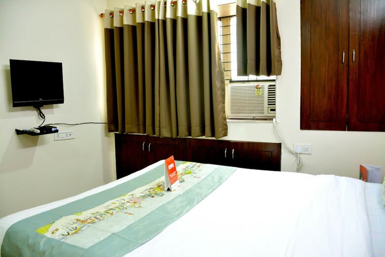 Oyo 8244 Hotel Alpine Inn